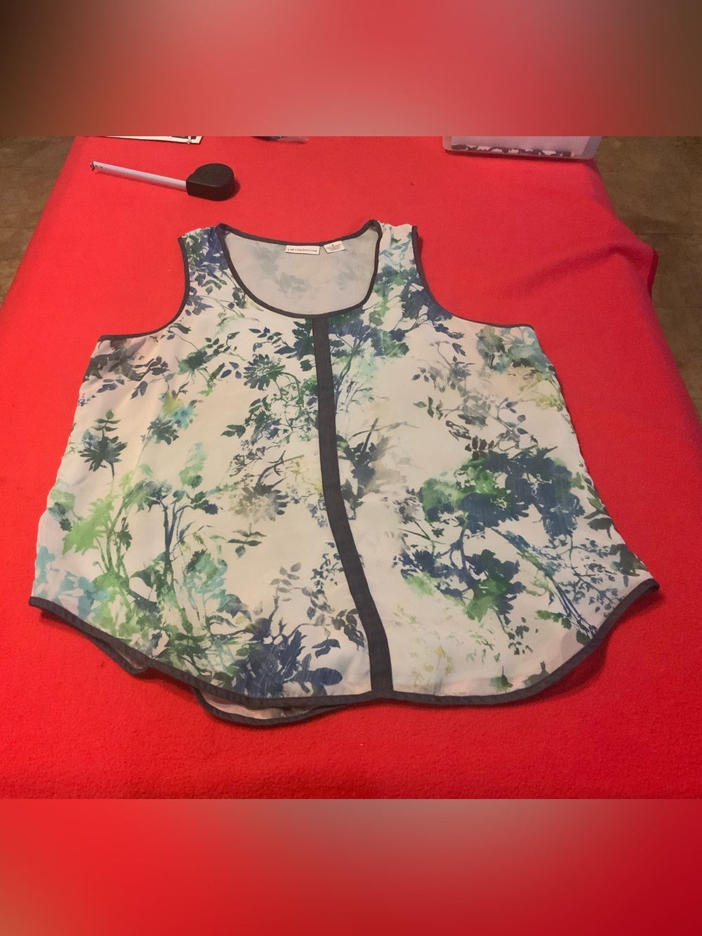 Liz Claiborne Green and Blue Floral Sleeveless top